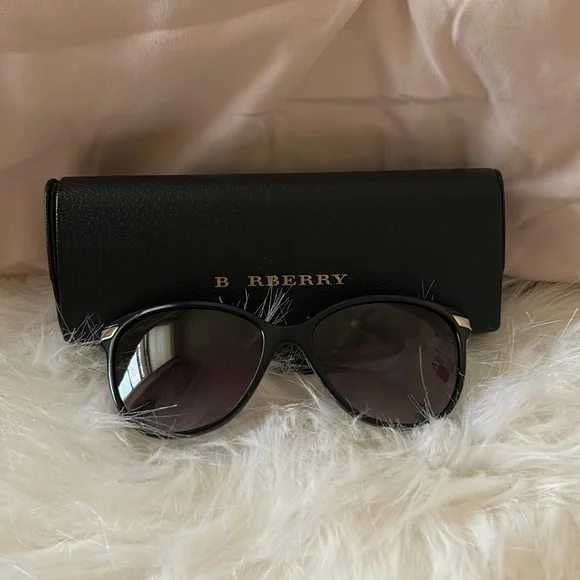 Authentic Burberry sunglasses. Frame is black and lenses are black. Logo Detail Square Frame Sunglasses in Black - Men  main image 4